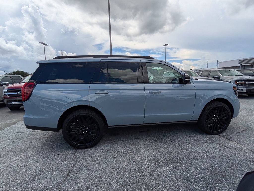 New 2027 Ford Expedition Platinum w/ Stealth Performance Package AWD/4WD image 3