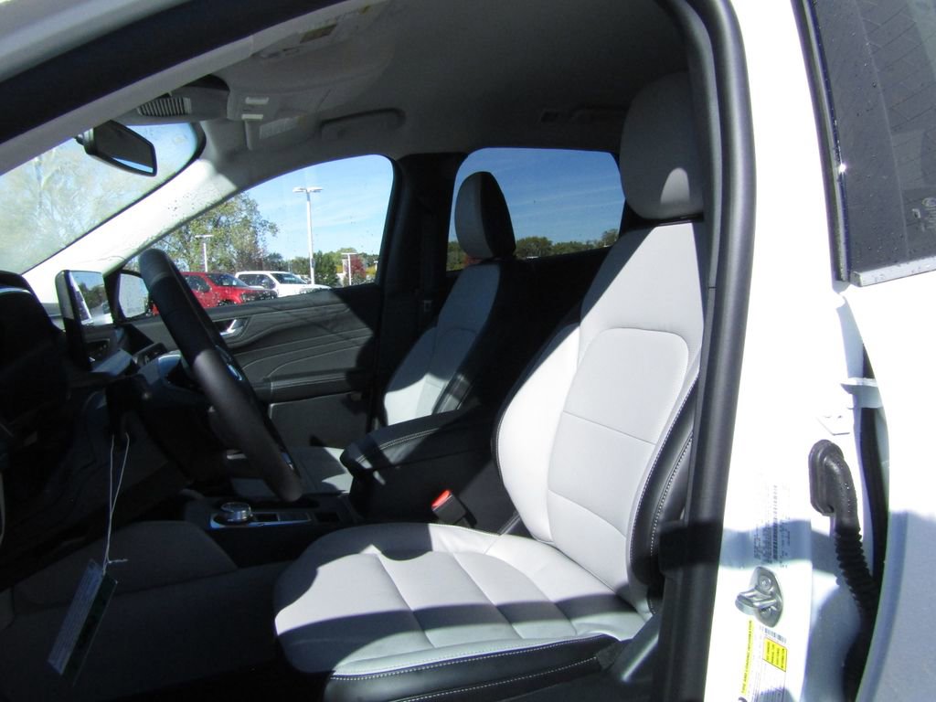 New 2026 Ford Escape Platinum image 10