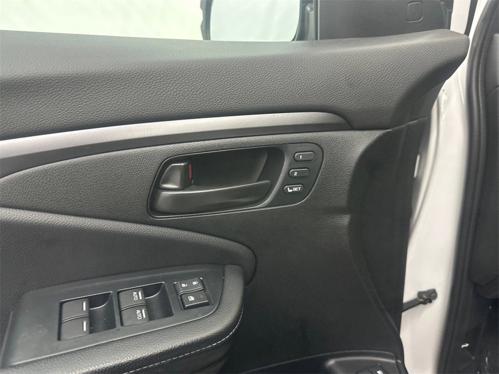 Used 2023 Honda Passport EX-L image 12