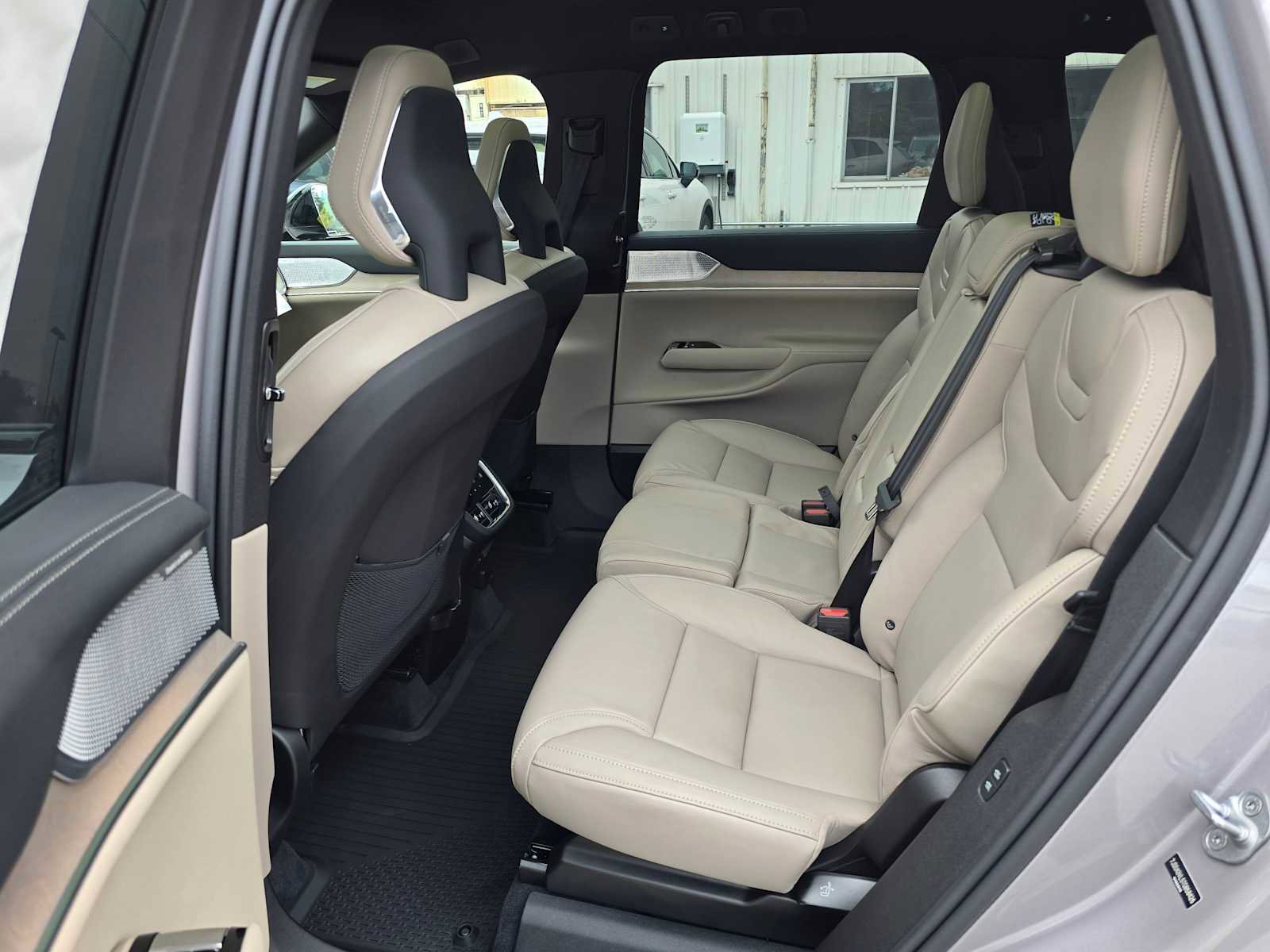 New 2026 Volvo EX90 Ultra image 17