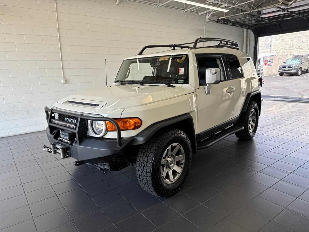 Used 2014 Toyota FJ Cruiser 4WD w/ Convenience Package image 4