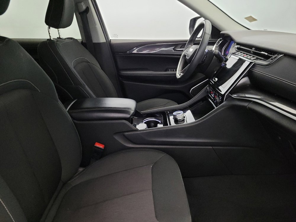 Used 2022 Jeep Grand Cherokee L Laredo w/ Luxury Tech Group I image 21