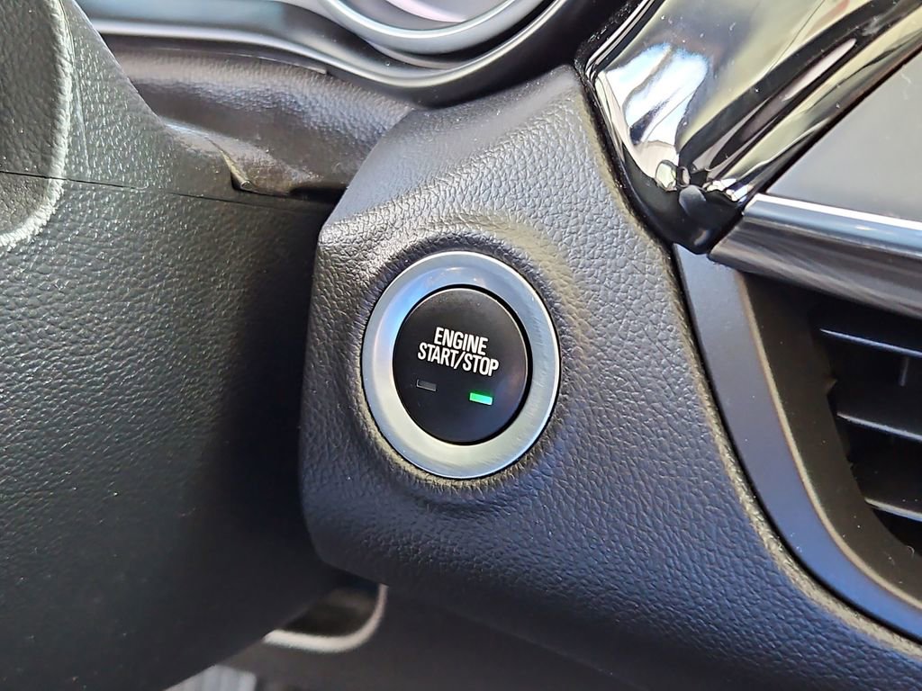 Used 2019 Buick Envision Essence AWD/4WD image 16