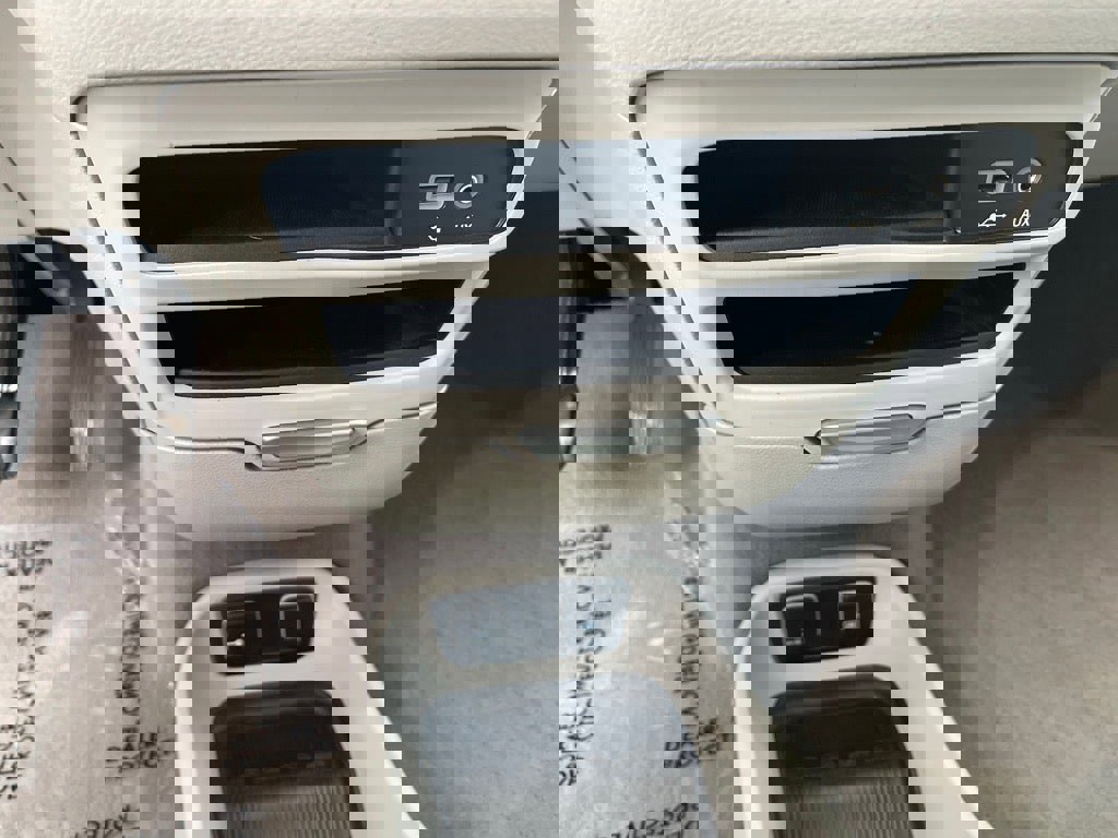 Used 2017 Chrysler Pacifica Touring image 14