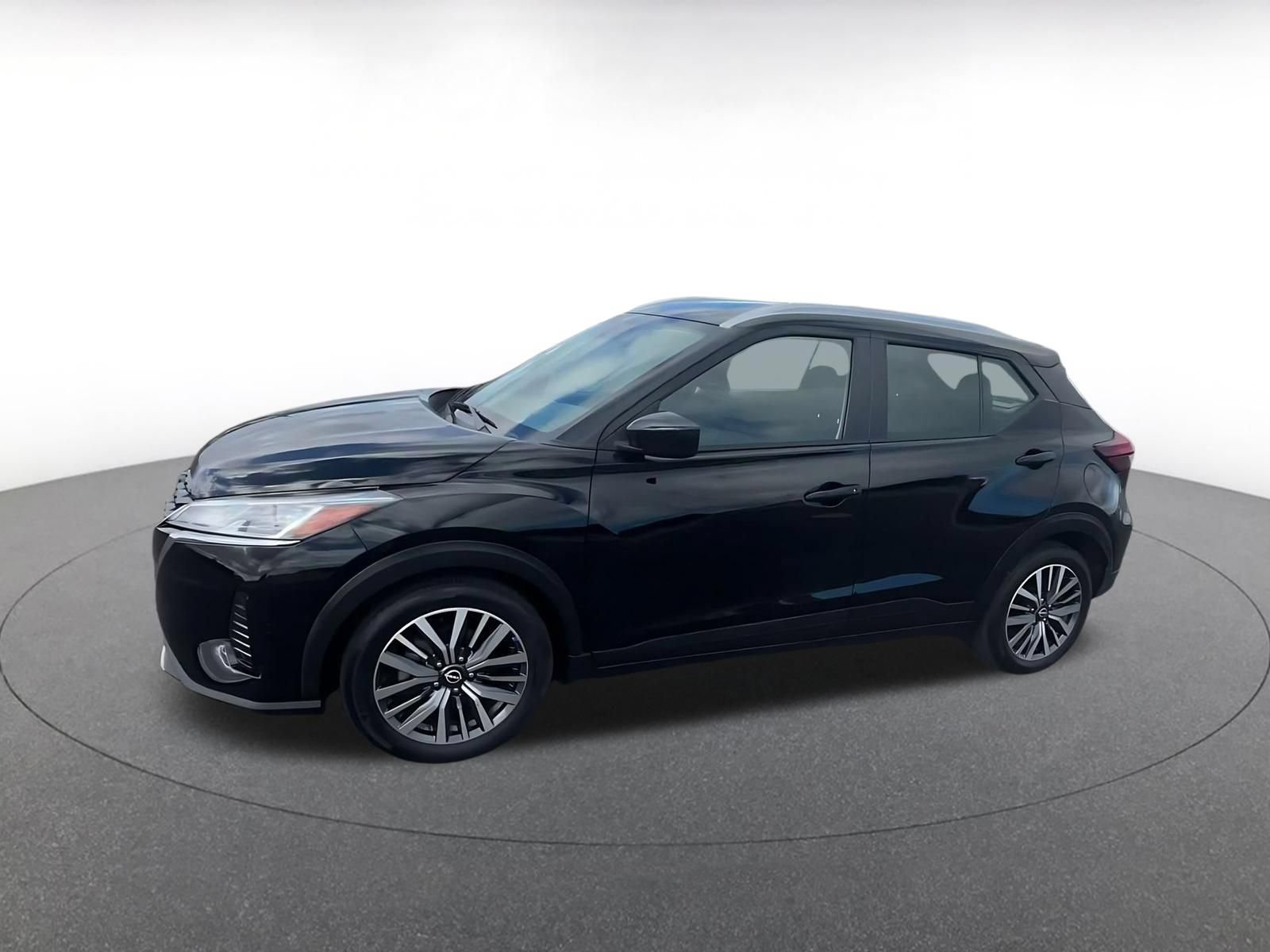 Used 2024 Nissan Kicks SV FWD image 7