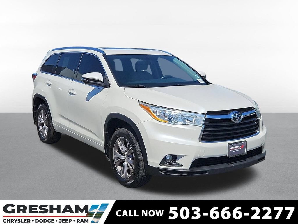 Used 2015 Toyota Highlander XLE AWD/4WD image 1