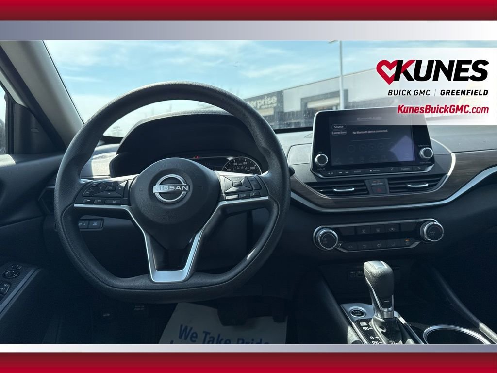 Used 2024 Nissan Altima 2.5 SV FWD image 39
