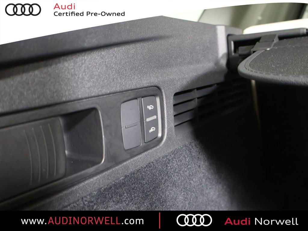 Certified 2025 Audi Q5 Prestige image 17