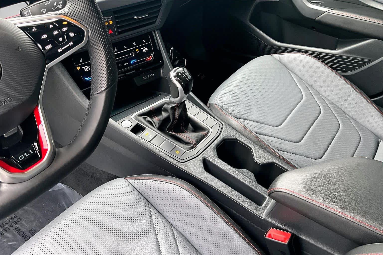 Used 2025 Volkswagen Jetta GLI Autobahn FWD image 16