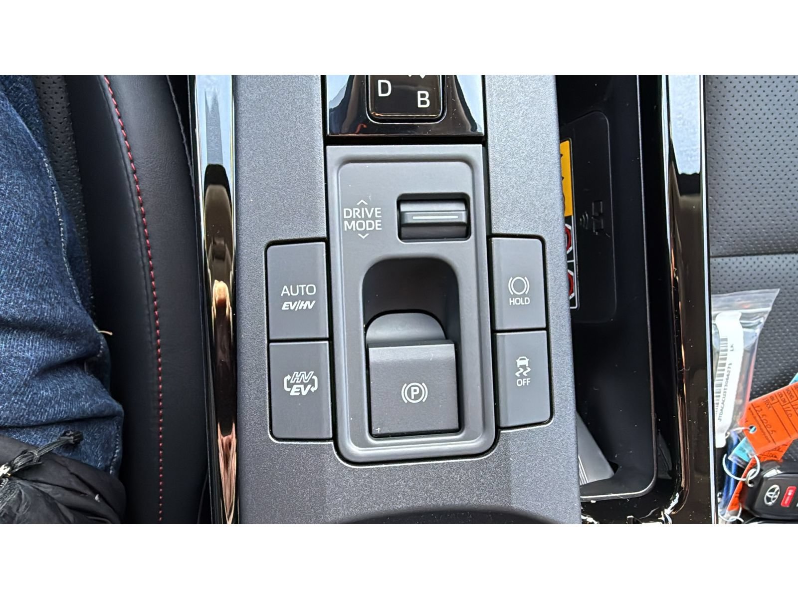 New 2026 Toyota Prius Plug-In Hybrid FWD image 25