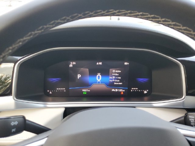 Certified 2025 Volkswagen Taos SE w/ Black Wheel Package FWD image 30