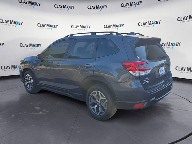 Used 2022 Subaru Forester Premium AWD/4WD image 3