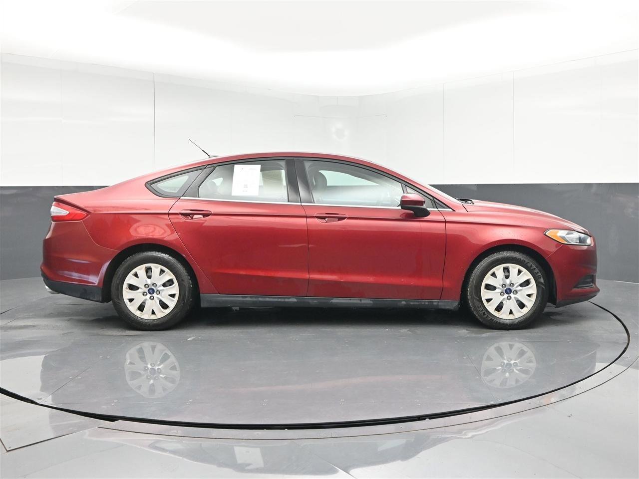 Used 2013 Ford Fusion S FWD image 4