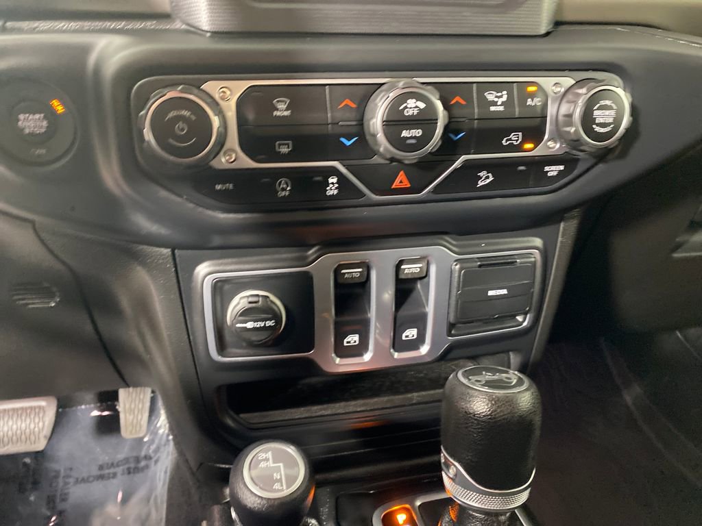 Used 2018 Jeep Wrangler Sport S image 19