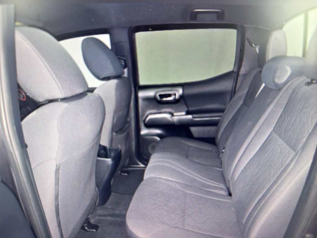 Used 2018 Toyota Tacoma TRD Sport RWD image 4