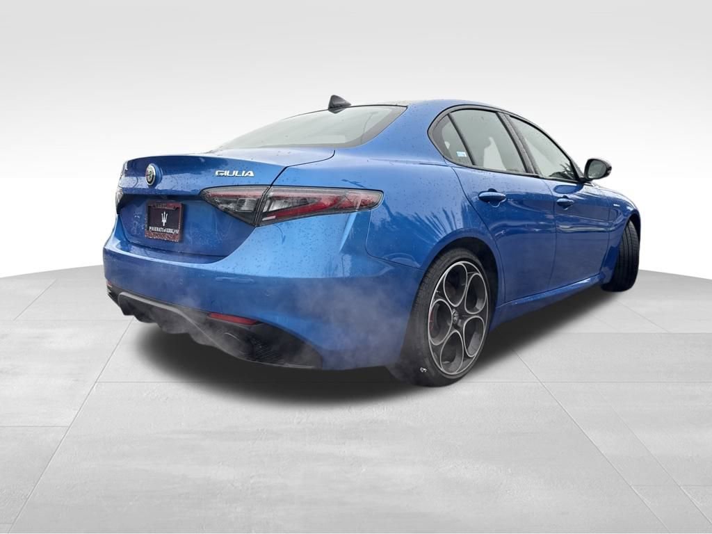 New 2025 Alfa Romeo Giulia image 7