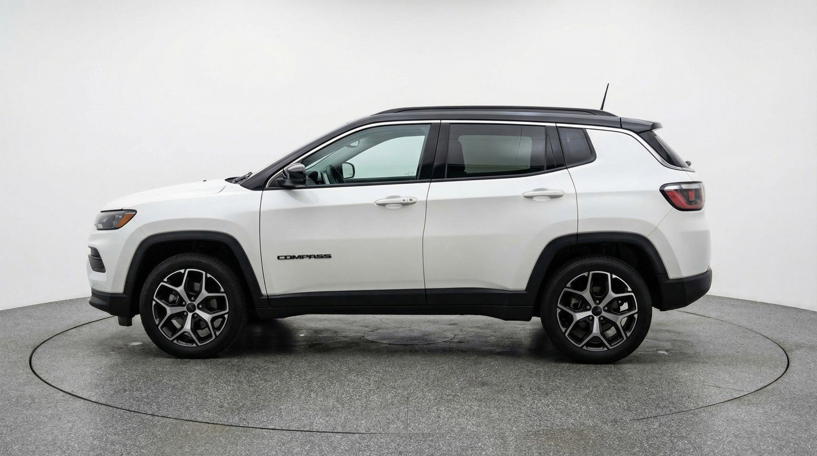 Used 2025 Jeep Compass Limited AWD/4WD image 5