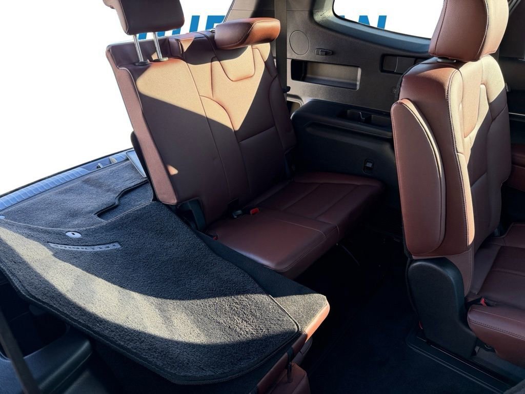 Used 2023 Kia Telluride EX w/ EX Captain's Chair Package image 23