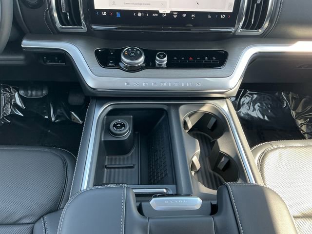 Used 2025 Ford Expedition Platinum image 15