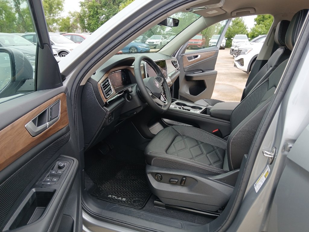 New 2026 Volkswagen Atlas SE FWD image 9