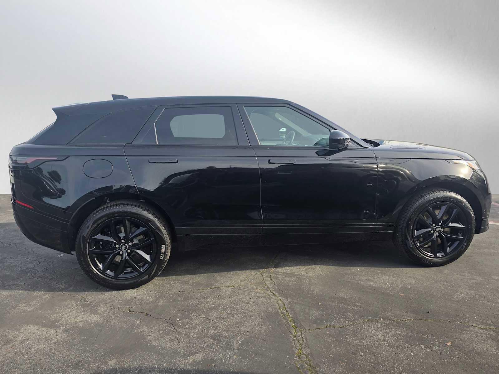 New 2026 Land Rover Range Rover Velar Dynamic SE image 6