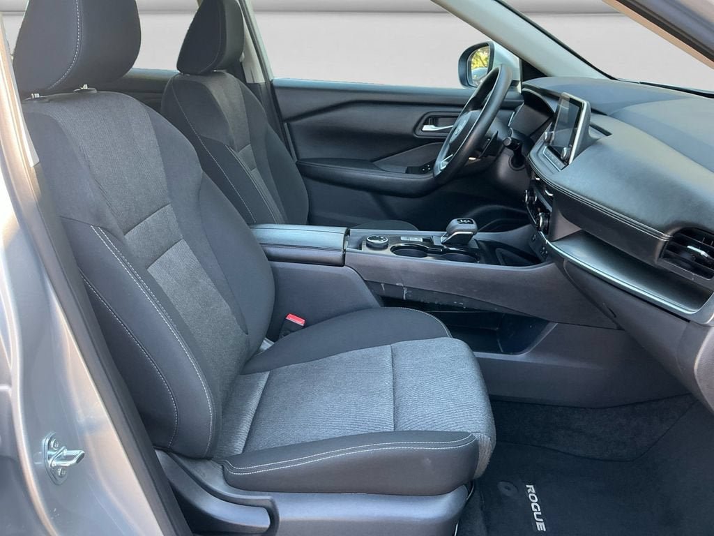 Used 2024 Nissan Rogue SV AWD/4WD image 15
