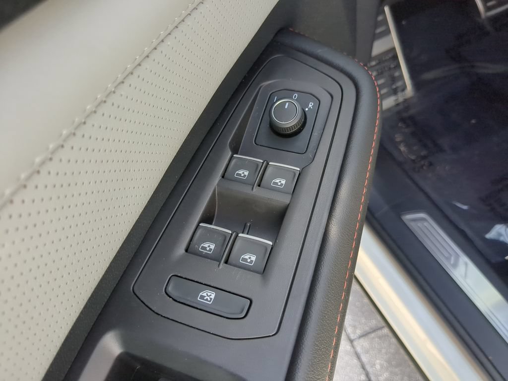 Certified 2024 Volkswagen Atlas Peak Edition SE AWD/4WD image 20