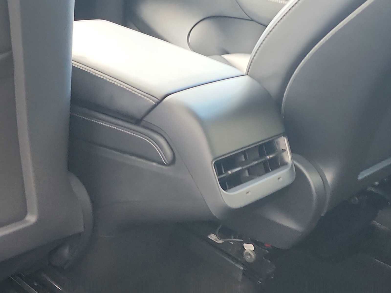 Used 2021 Tesla Model Y Standard Range image 21