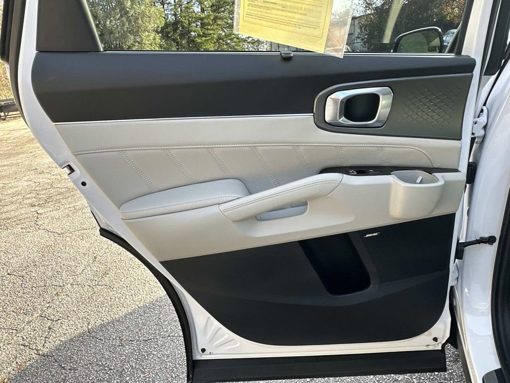 Used 2023 Kia Sorento SX image 22