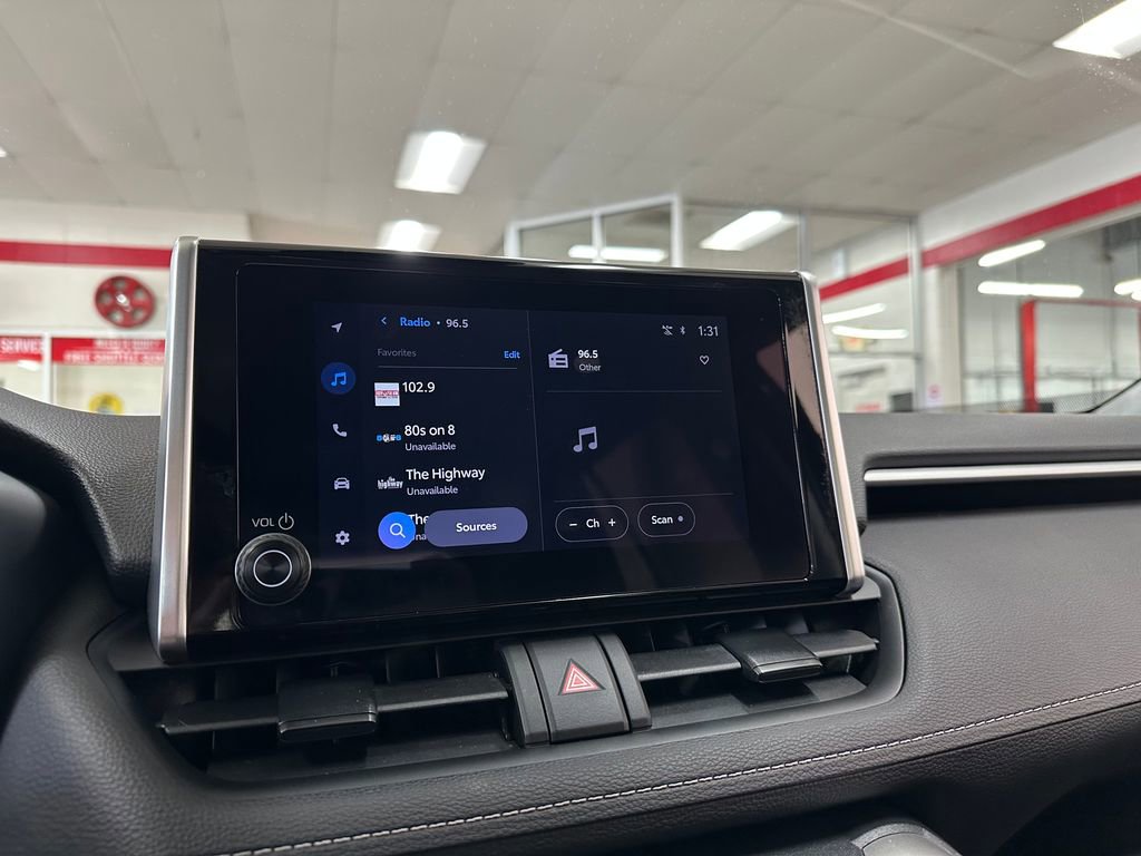 Used 2023 Toyota RAV4 LE AWD/4WD image 20