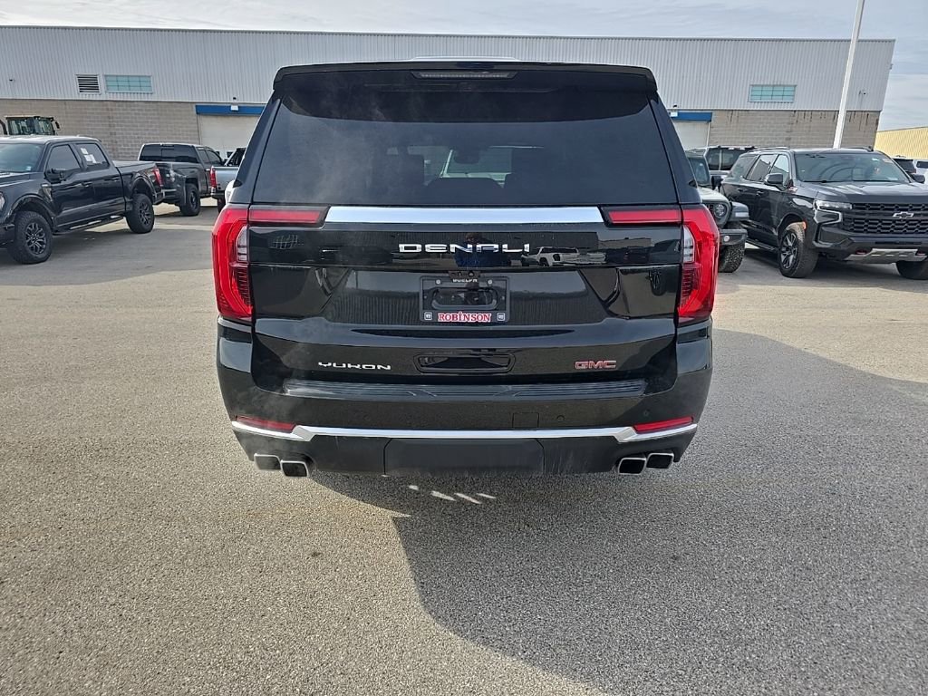 Used 2025 GMC Yukon Denali w/ Denali Reserve Package image 4