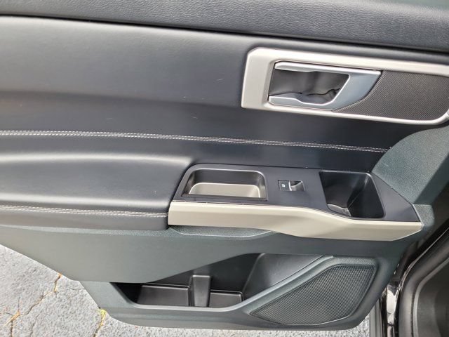Certified 2023 Ford Explorer XLT RWD image 10