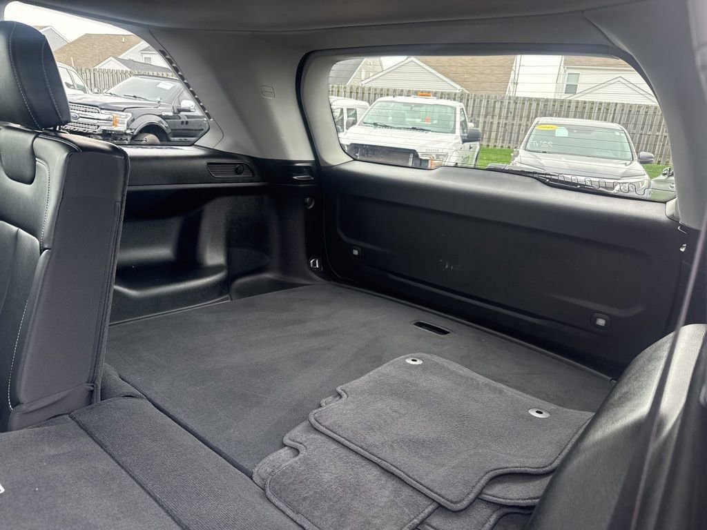 Used 2023 Jeep Grand Cherokee Limited w/ Black Appearance Package image 29