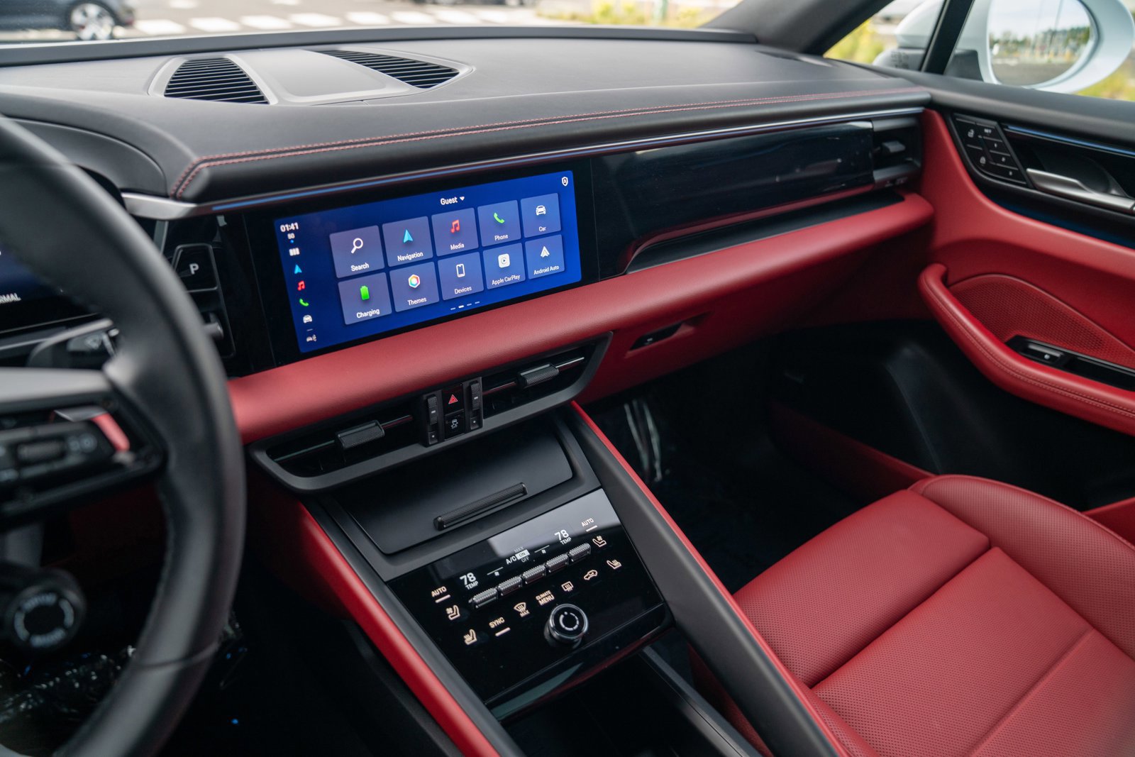 Certified 2025 Porsche Macan Electric image 16