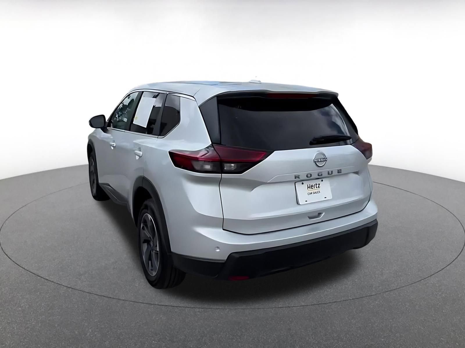 Used 2025 Nissan Rogue SV FWD image 11