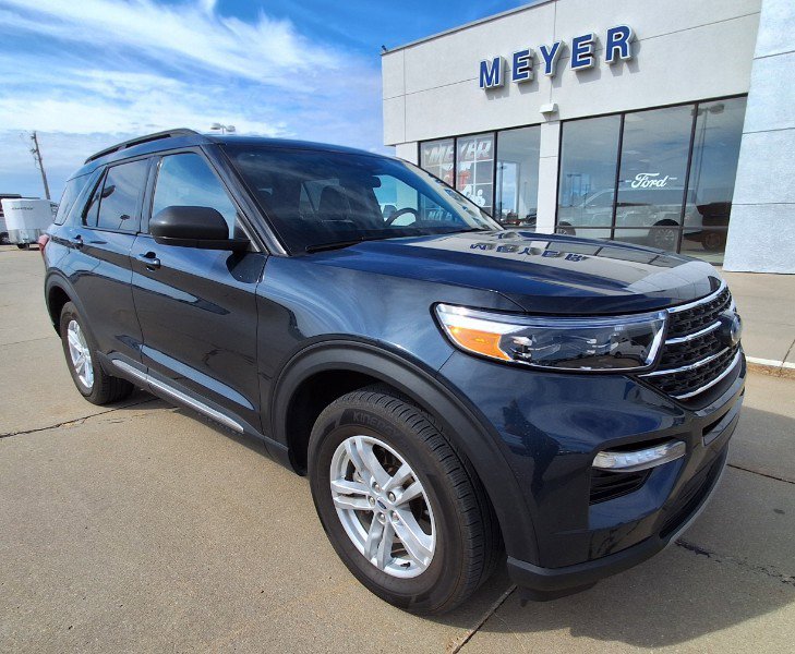 Used 2023 Ford Explorer XLT w/ Equipment Group 202A image 2