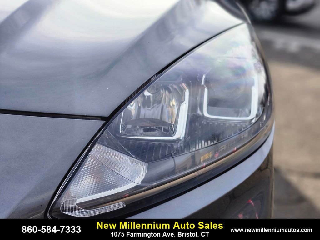 Used 2022 Ford Escape SE w/ Cold Weather Package image 10