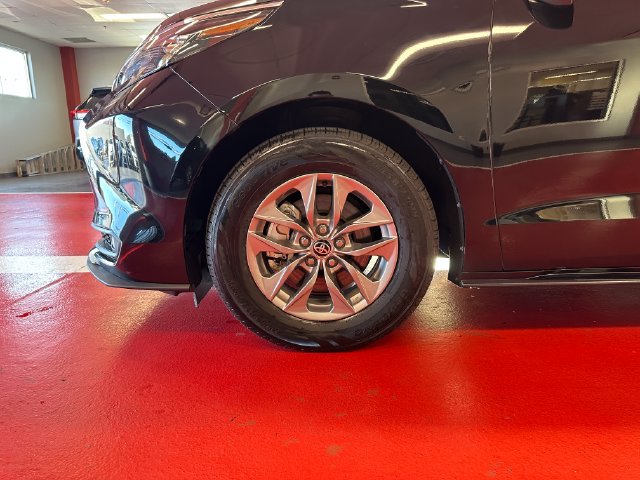 Certified 2026 Toyota Sienna XLE FWD image 27