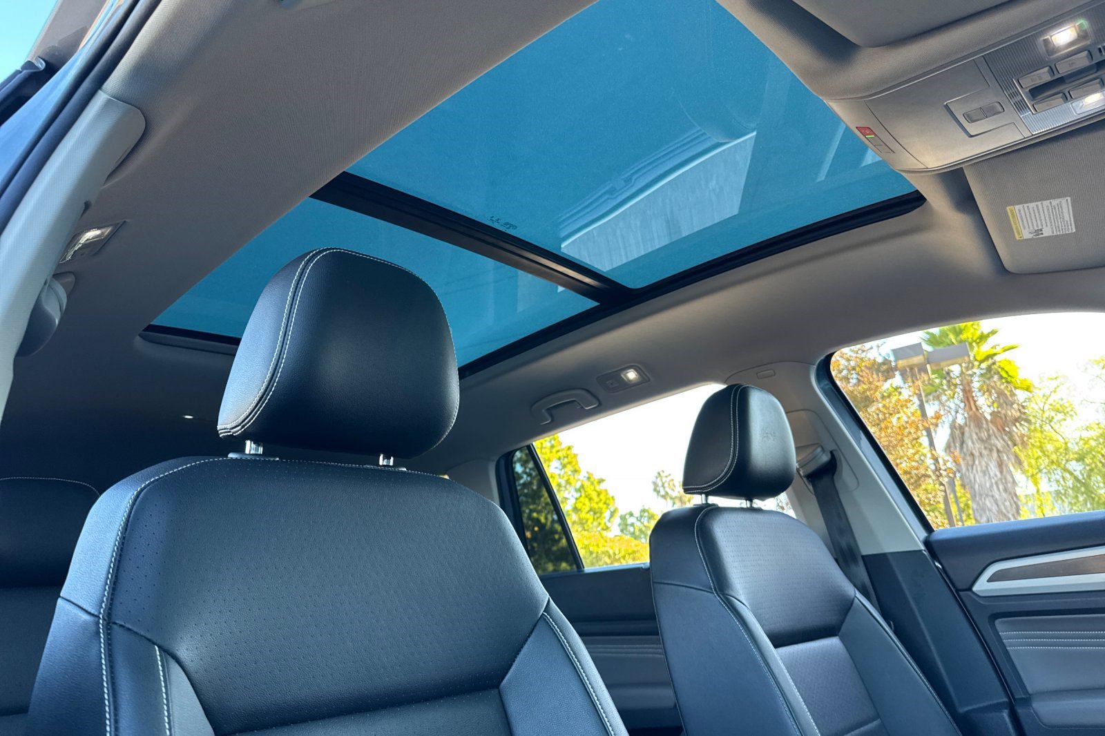 Used 2023 Volkswagen Atlas SE image 14