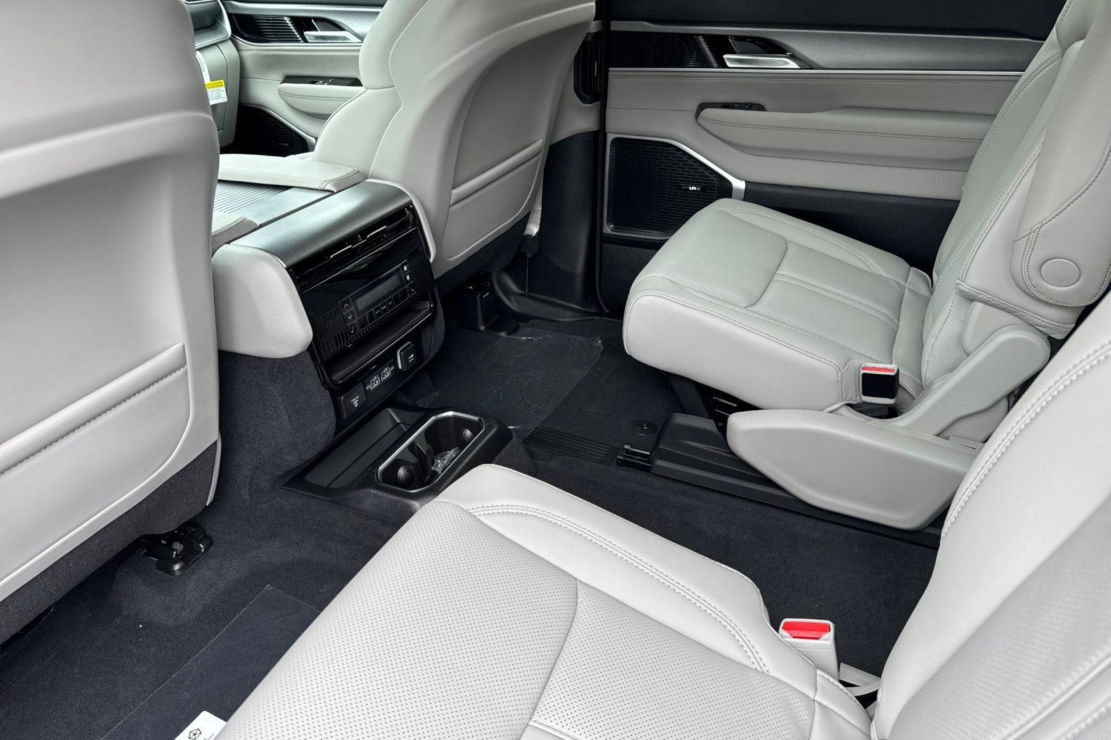 New 2026 Jeep Grand Wagoneer Limited AWD/4WD image 11