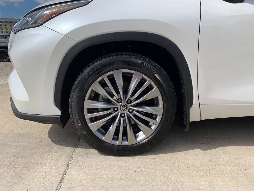 Used 2020 Toyota Highlander Platinum image 36