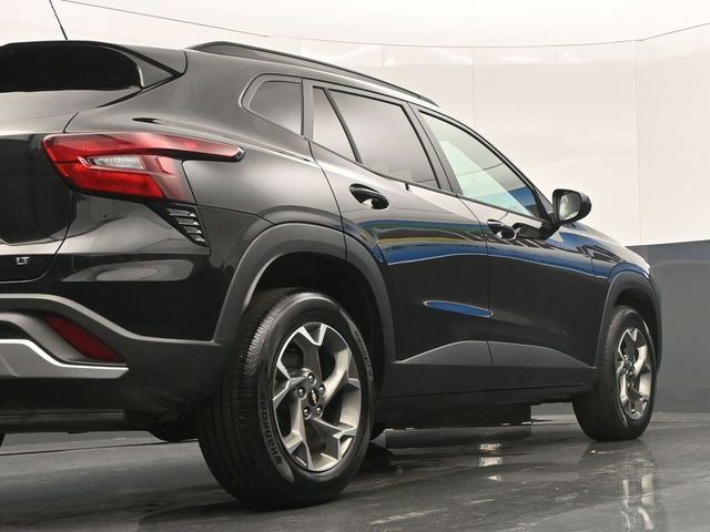 Used 2025 Chevrolet Trax LT w/ LT Convenience Package image 21