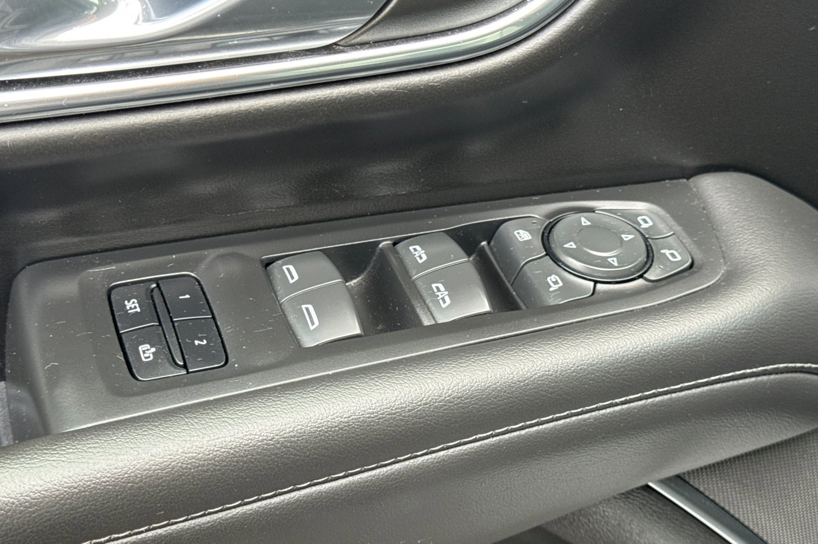 Used 2023 Chevrolet Tahoe LT w/ Luxury Package image 11