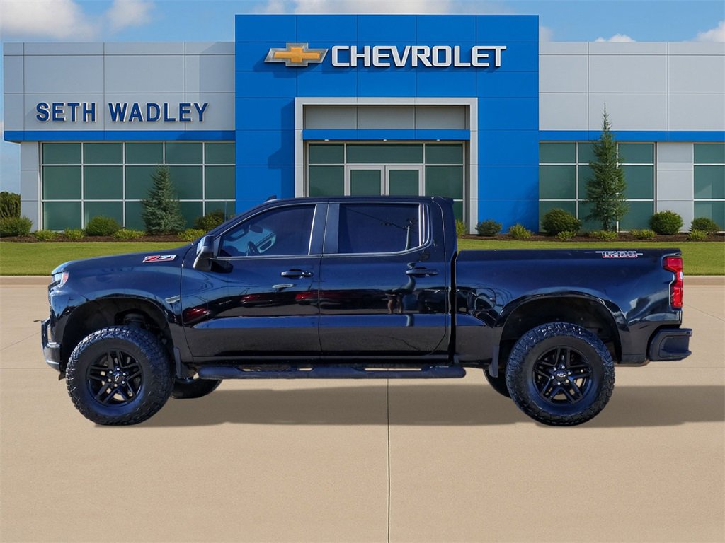 Used 2020 Chevrolet Silverado 1500 LT Trail Boss w/ Midnight Edition image 4