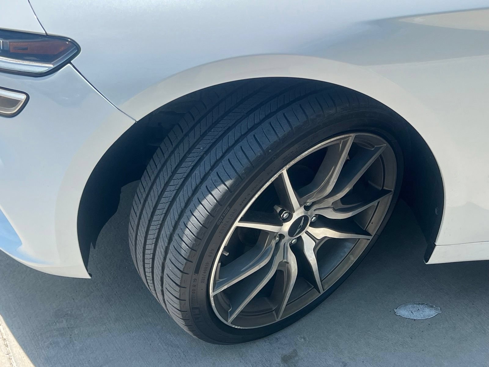 Used 2025 Genesis G70 2.5T RWD image 9