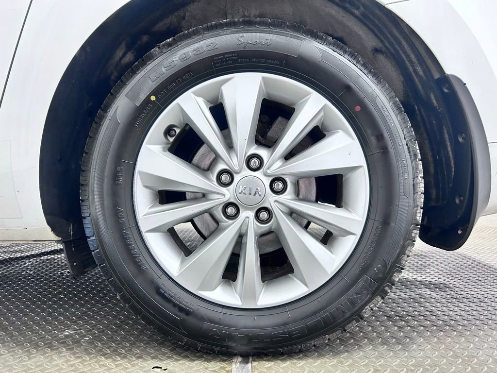 Used 2016 Kia Sedona L FWD image 30