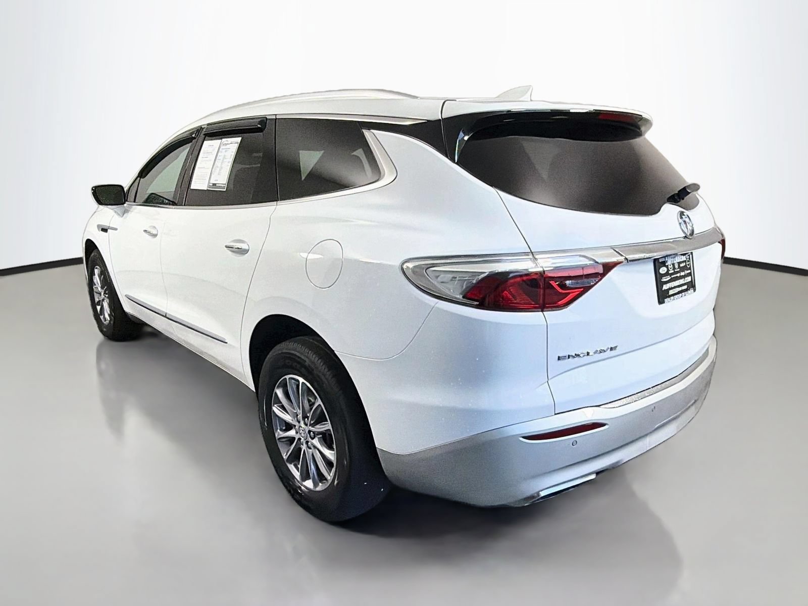 Used 2024 Buick Enclave Essence FWD image 5