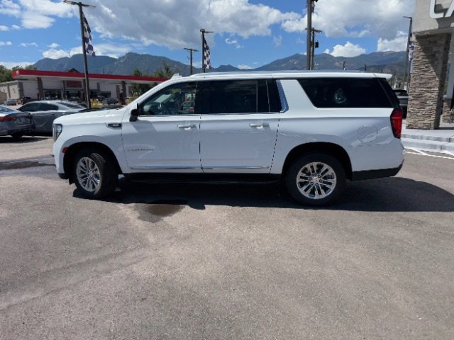 Used 2023 GMC Yukon XL SLT AWD/4WD image 13