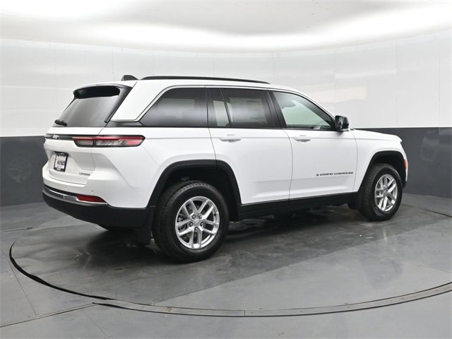 New 2025 Jeep Grand Cherokee Laredo image 4