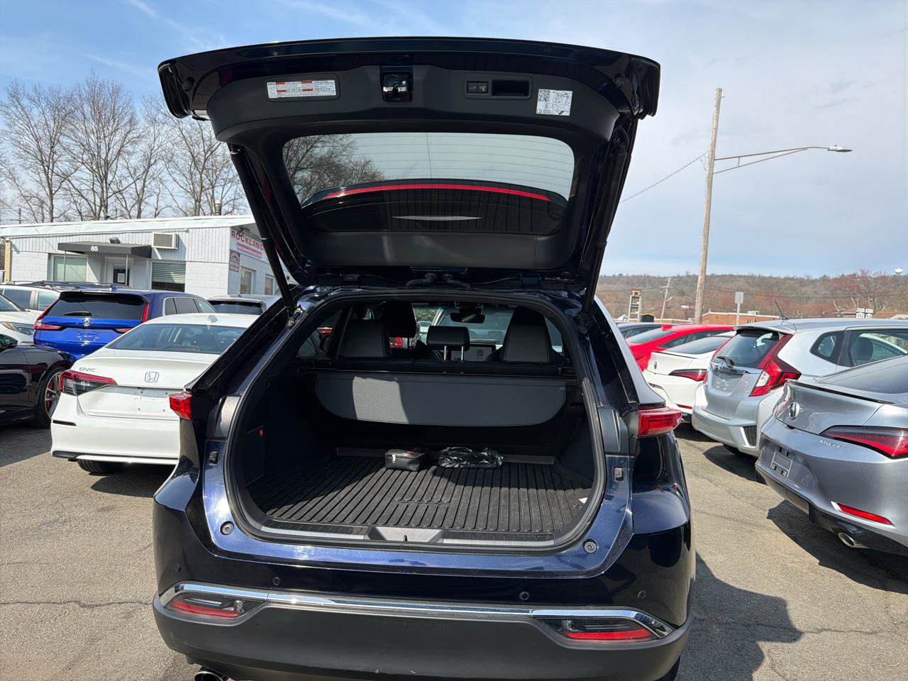 Used 2023 Toyota Venza XLE AWD/4WD image 10